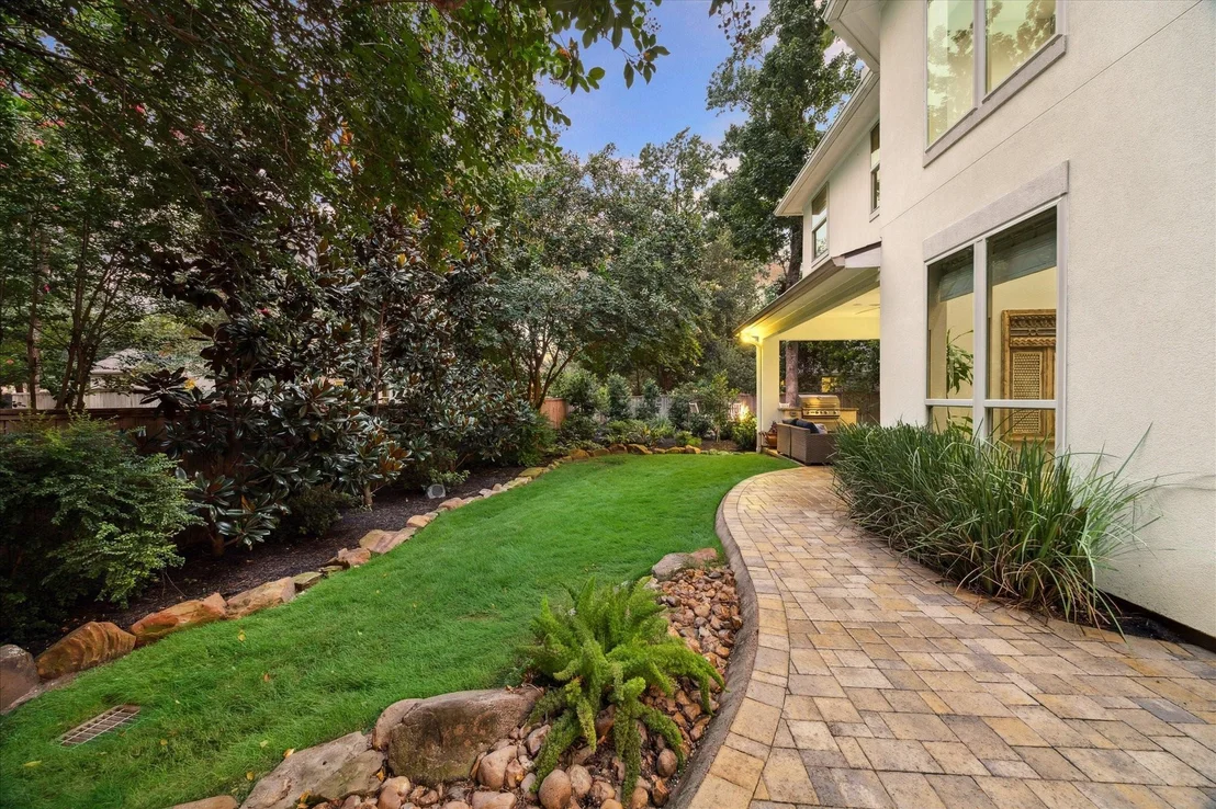 Photo of 2 Quiet Yearling Place