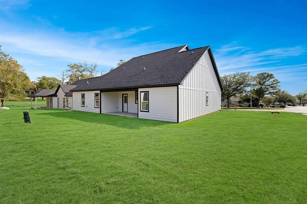 Photo of 409 Echo Lane