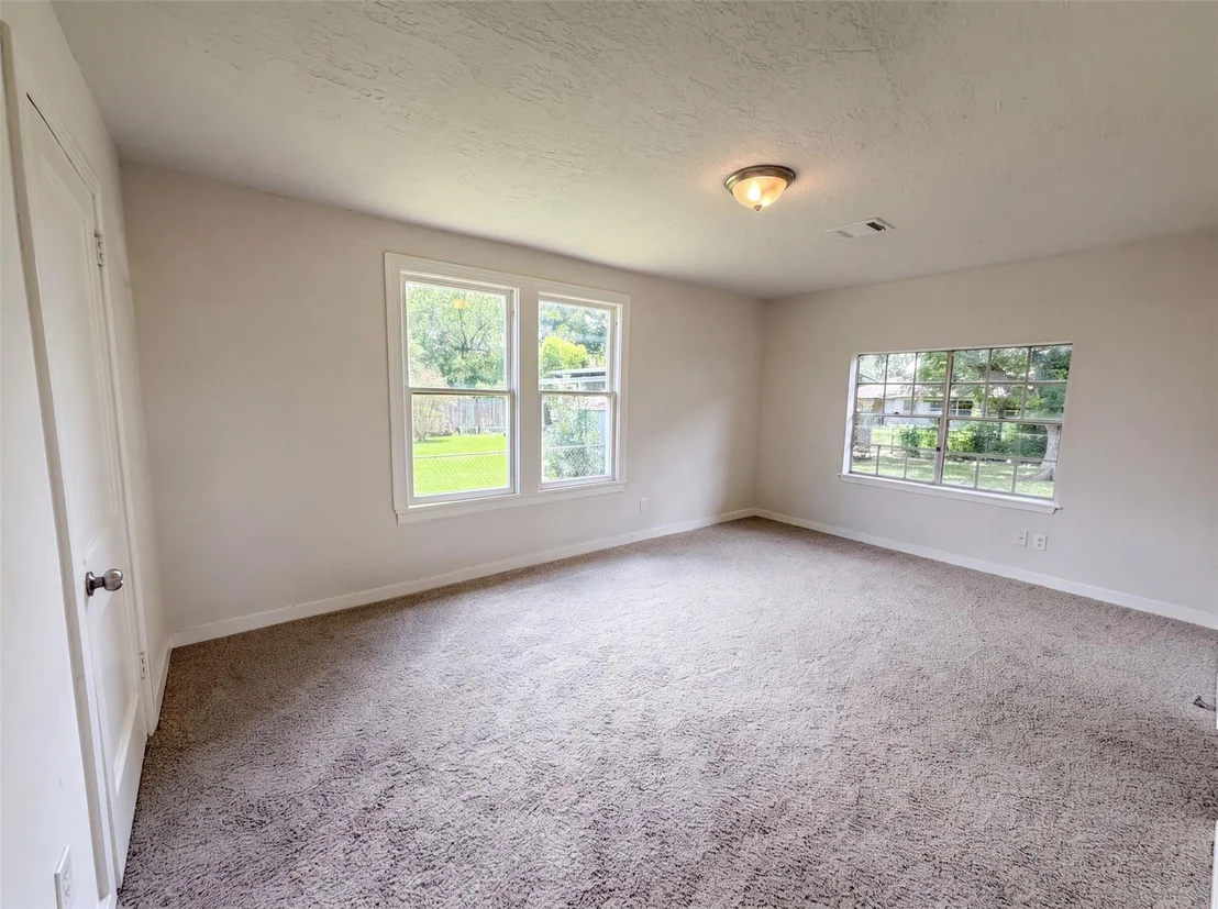 Photo of 714 Bolling Lane