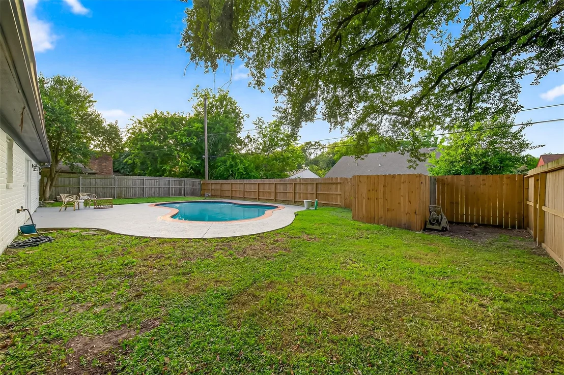 Photo of 9618 Meadowbriar Lane