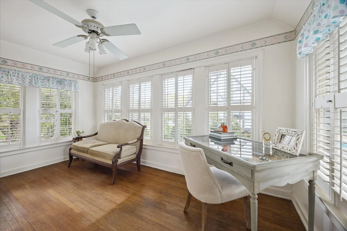 Photo of 2345 Blue Bonnet Boulevard