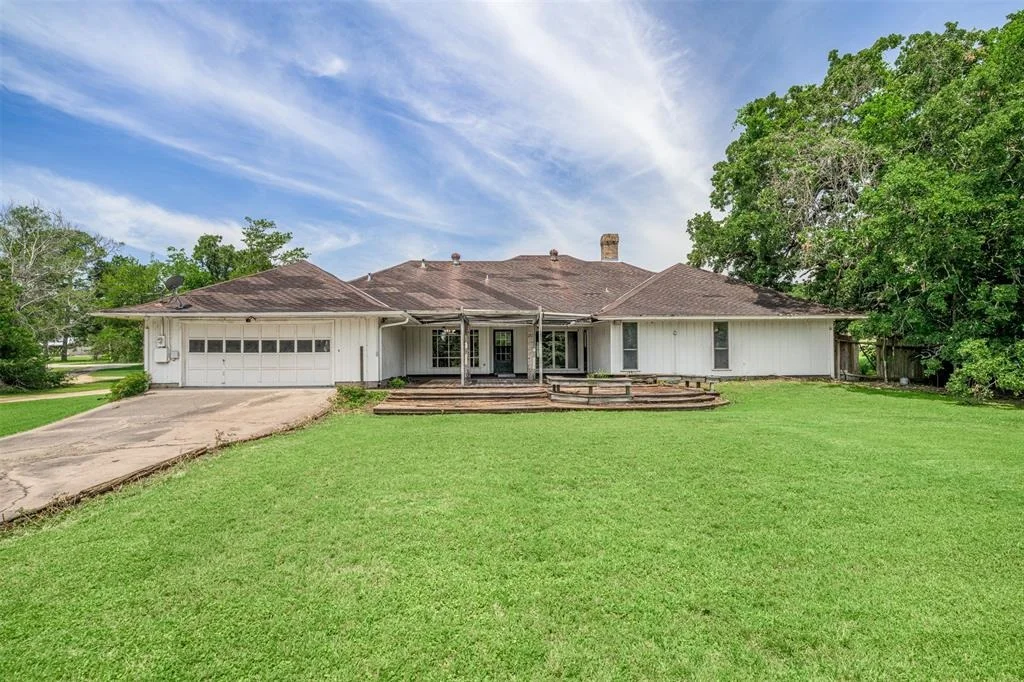Photo of 207 Oak Hill Drive