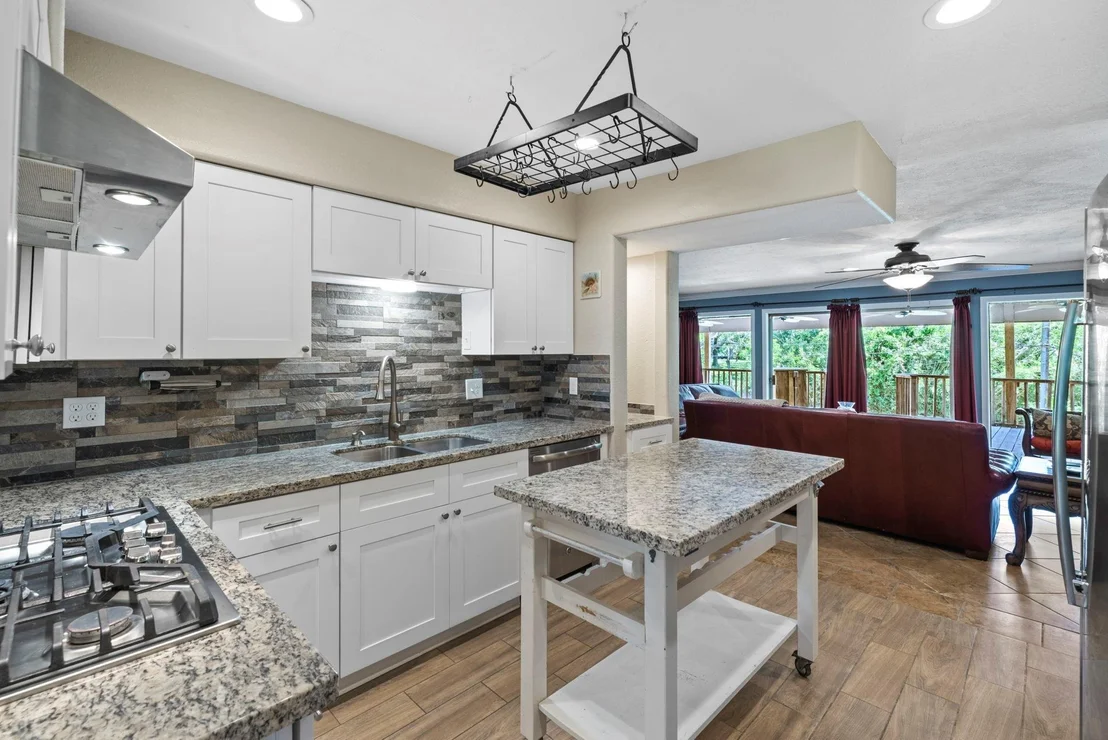 Photo of 707 Scenic Drive
