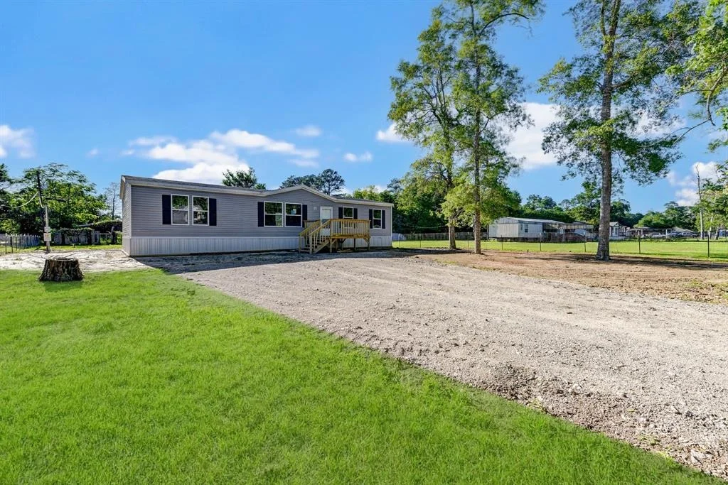 Photo of 421 County Road 4010