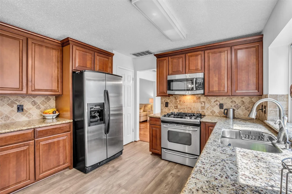 Photo of 15 E Stony Bridge Circle