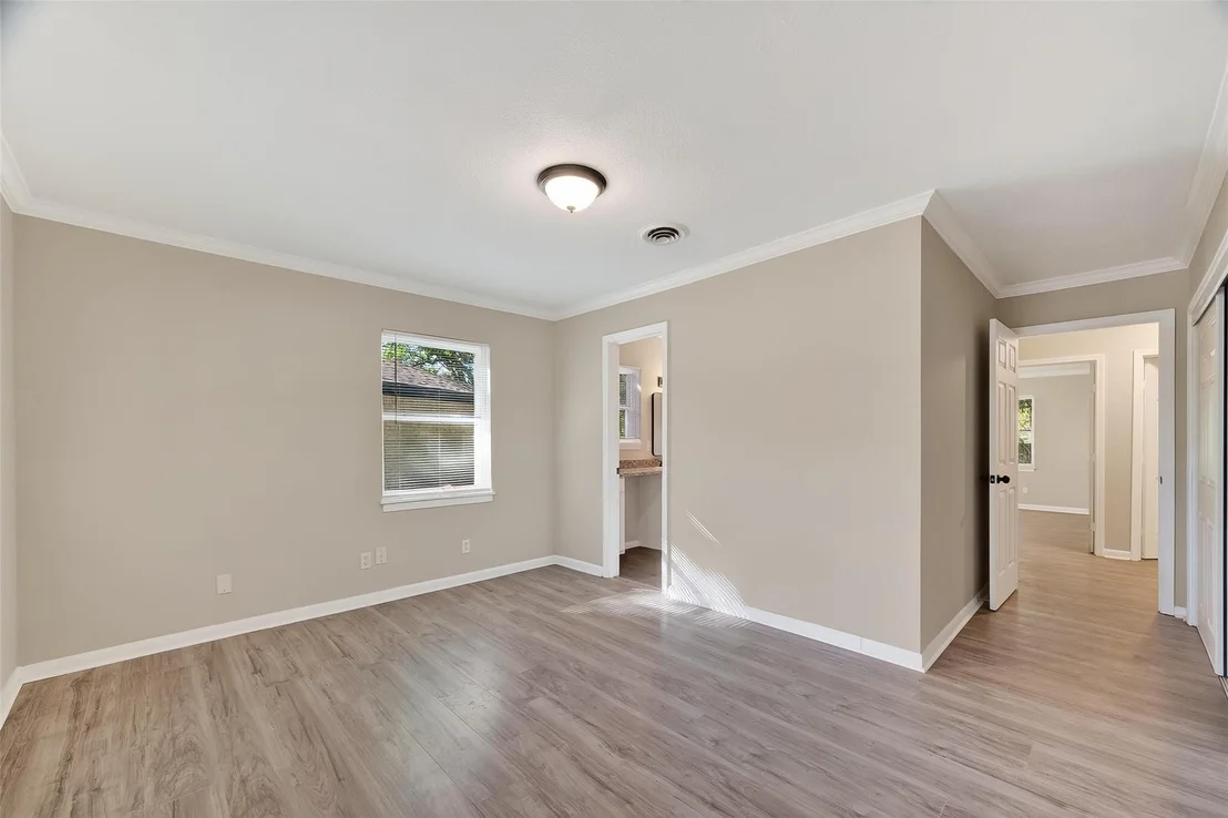 Photo of 105 Longridge Drive