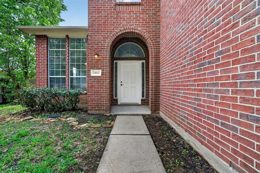 Photo of 24042 Lestergate Drive