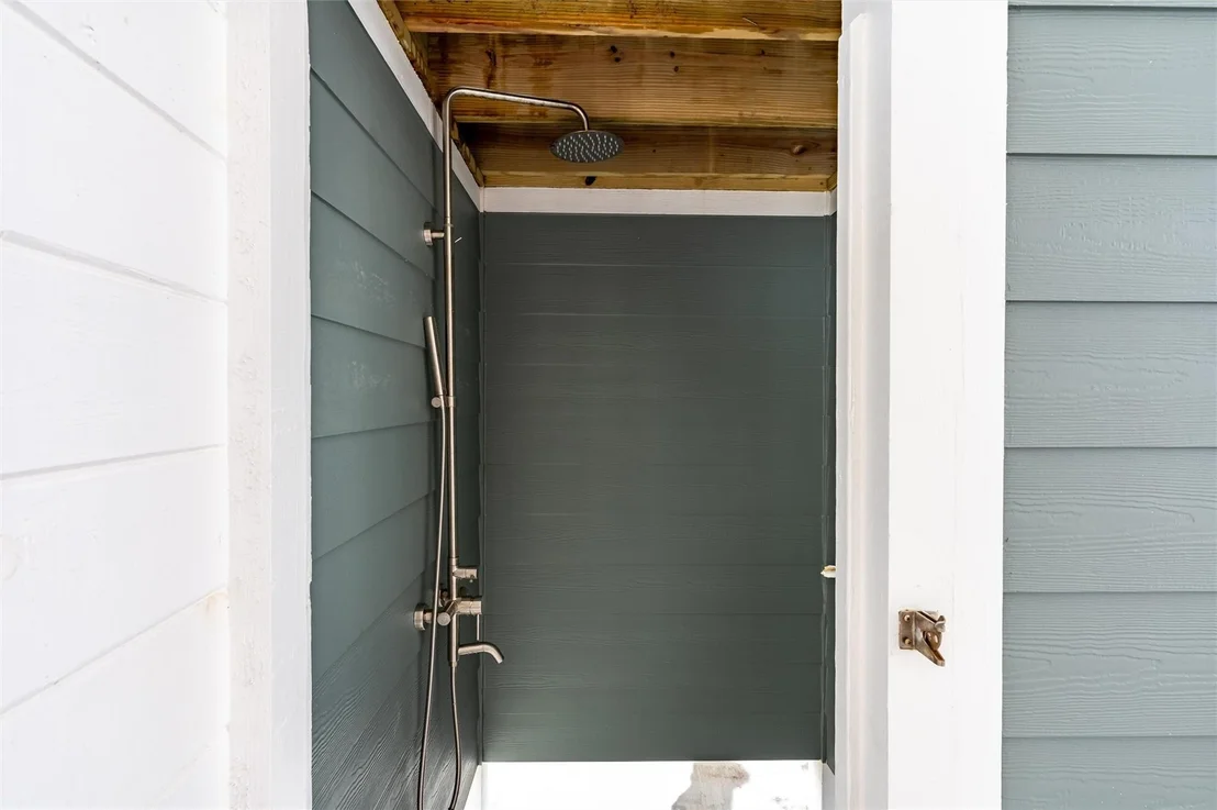 Photo of 2425 Audubon Avenue