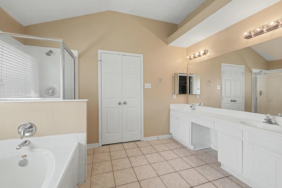 Photo of 3223 Stoneydale Lane