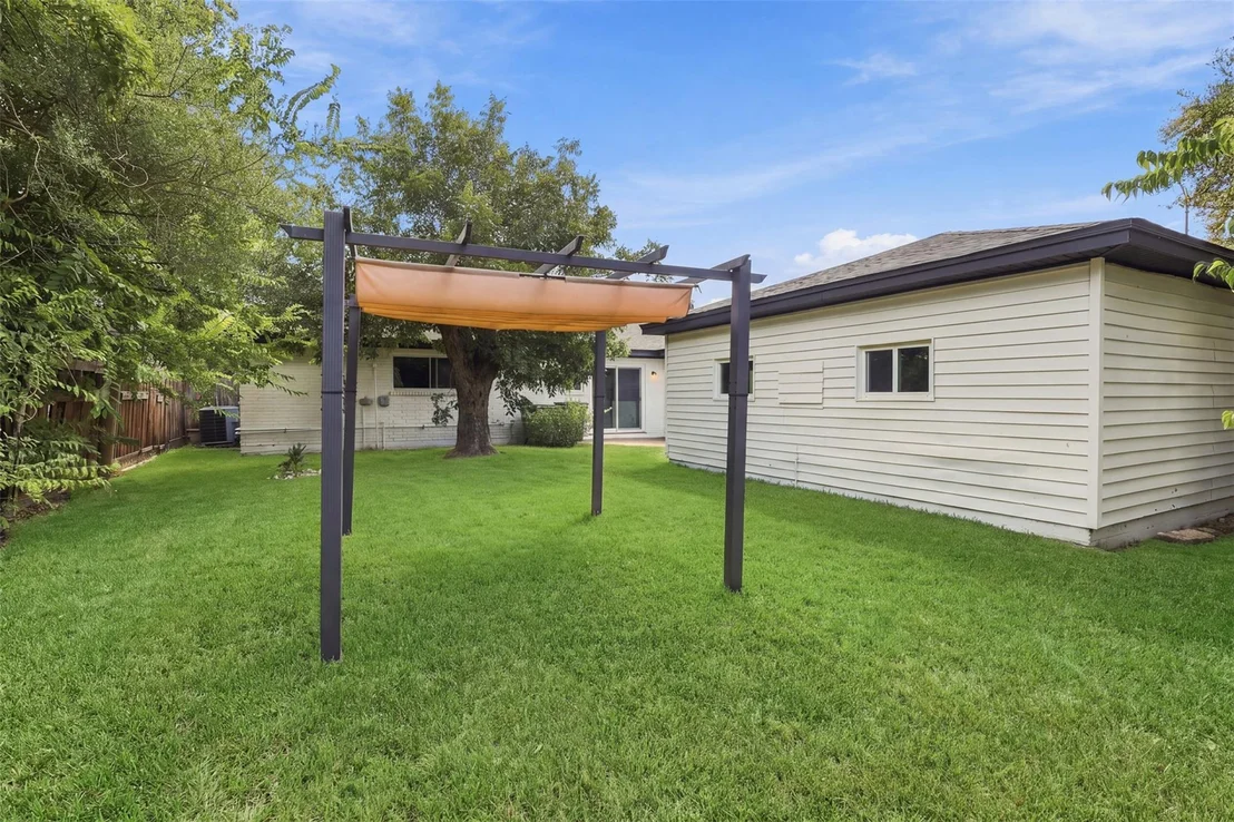 Photo of 8114 Pella Drive
