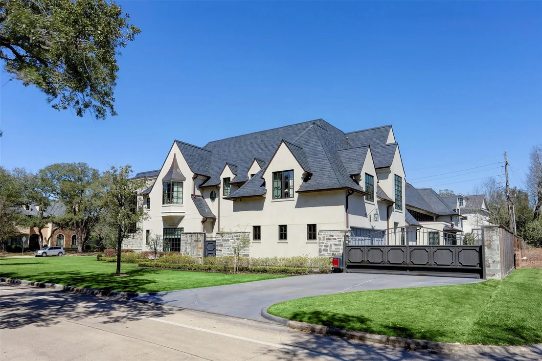Photo of 5555 Cranbrook Road