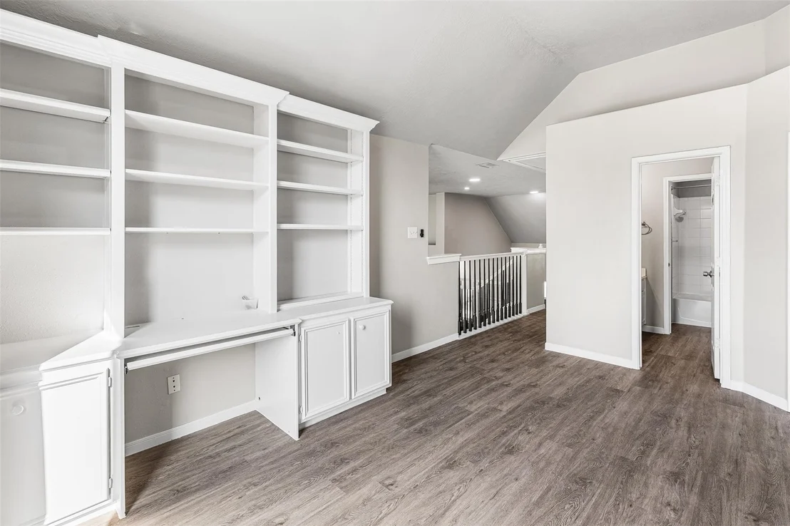 Photo of 6703 Walnut Square