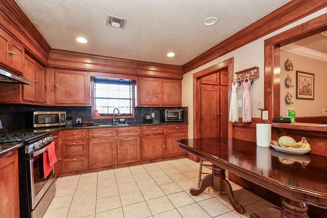 Photo of 5030 Peek Road