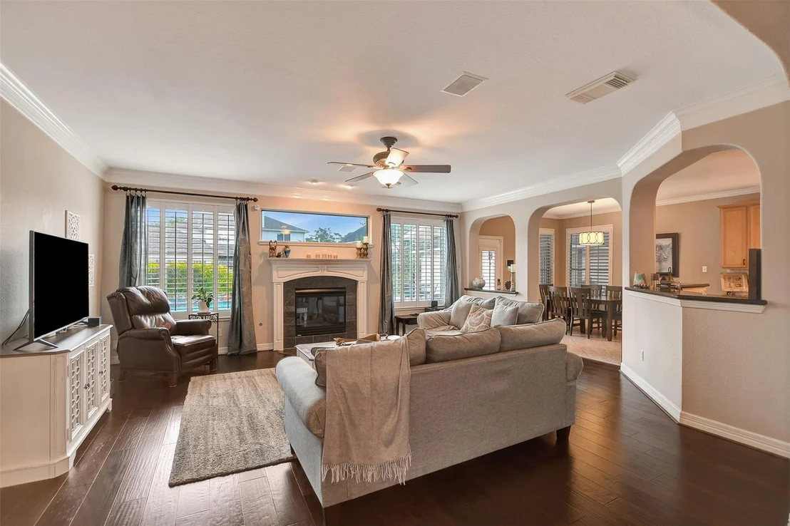 Photo of 15918 Lake Loop Drive