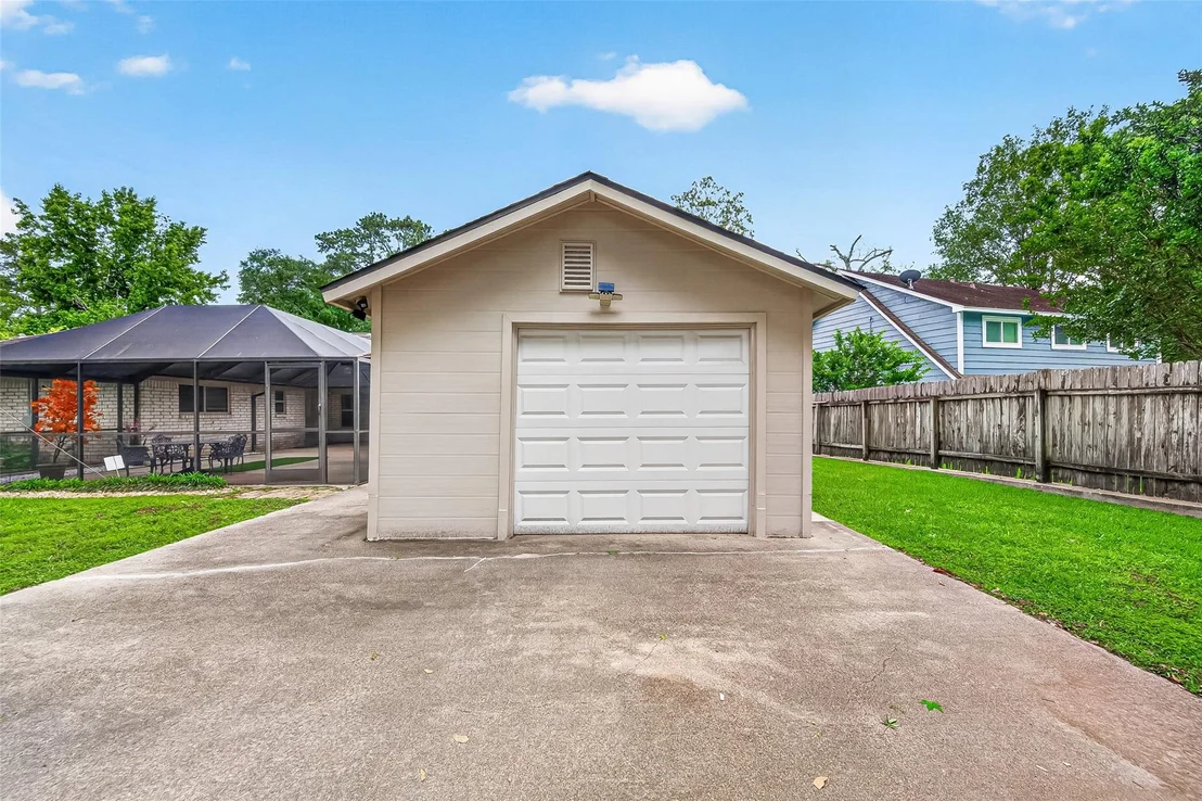 Photo of 737 Holly Springs Drive