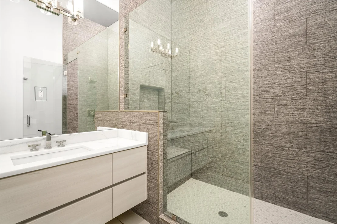 Photo of 625 Piney Point Road