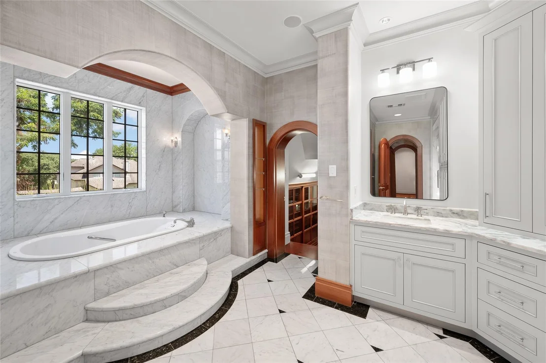Photo of 1802 Forest Gate Circle