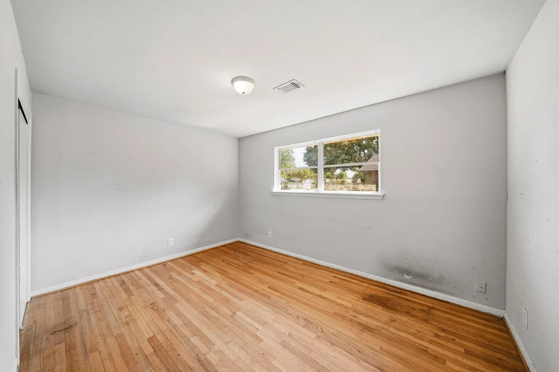 Photo of 7043 Hendon Lane