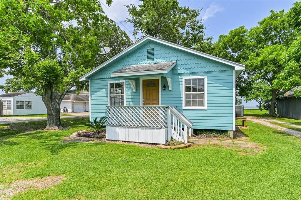 Photo of 4803 W Bayshore Drive