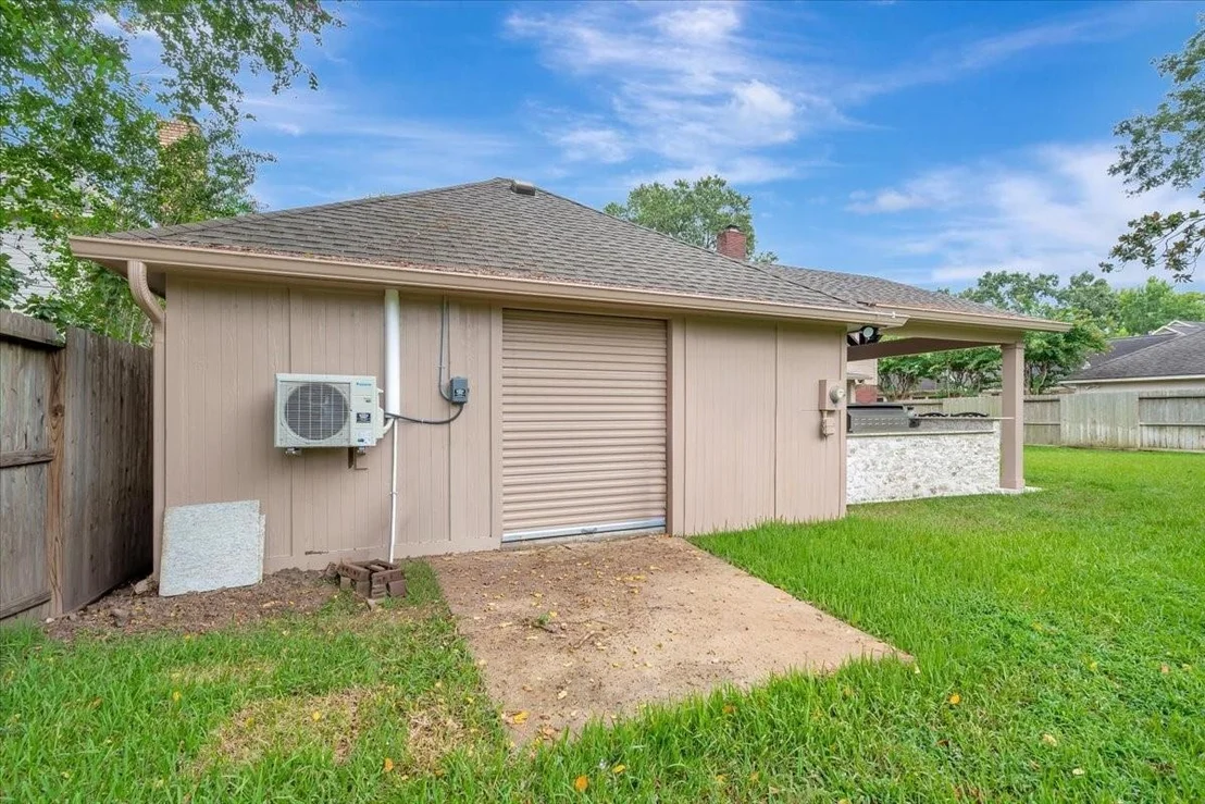 Photo of 15110 Greenleaf Lane