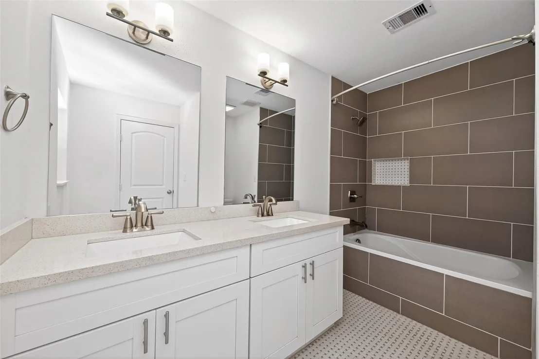 Photo of 11107 Cedarhurst Drive