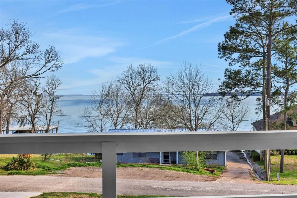 Photo of 255 Edgewater Way