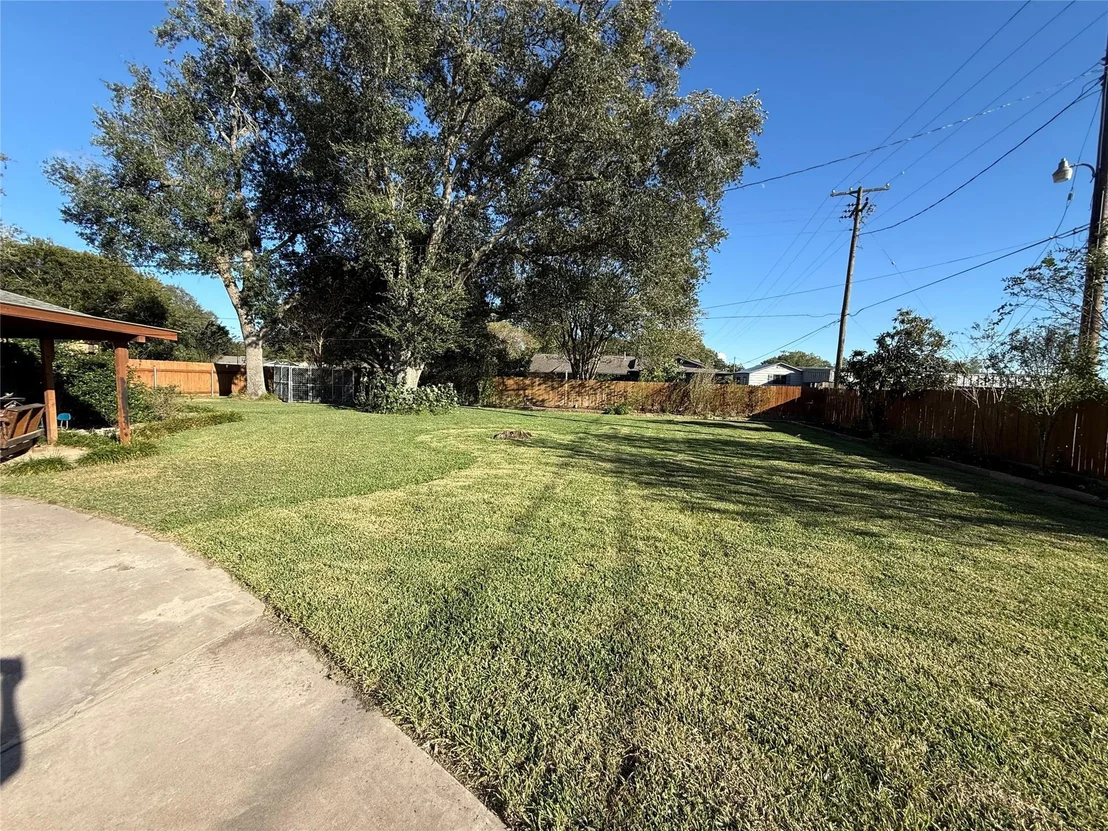 Photo of 601 Willow Lane