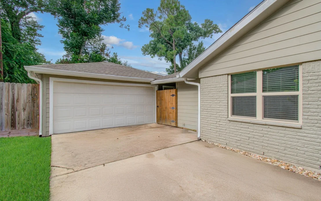 Photo of 9818 Emnora Lane