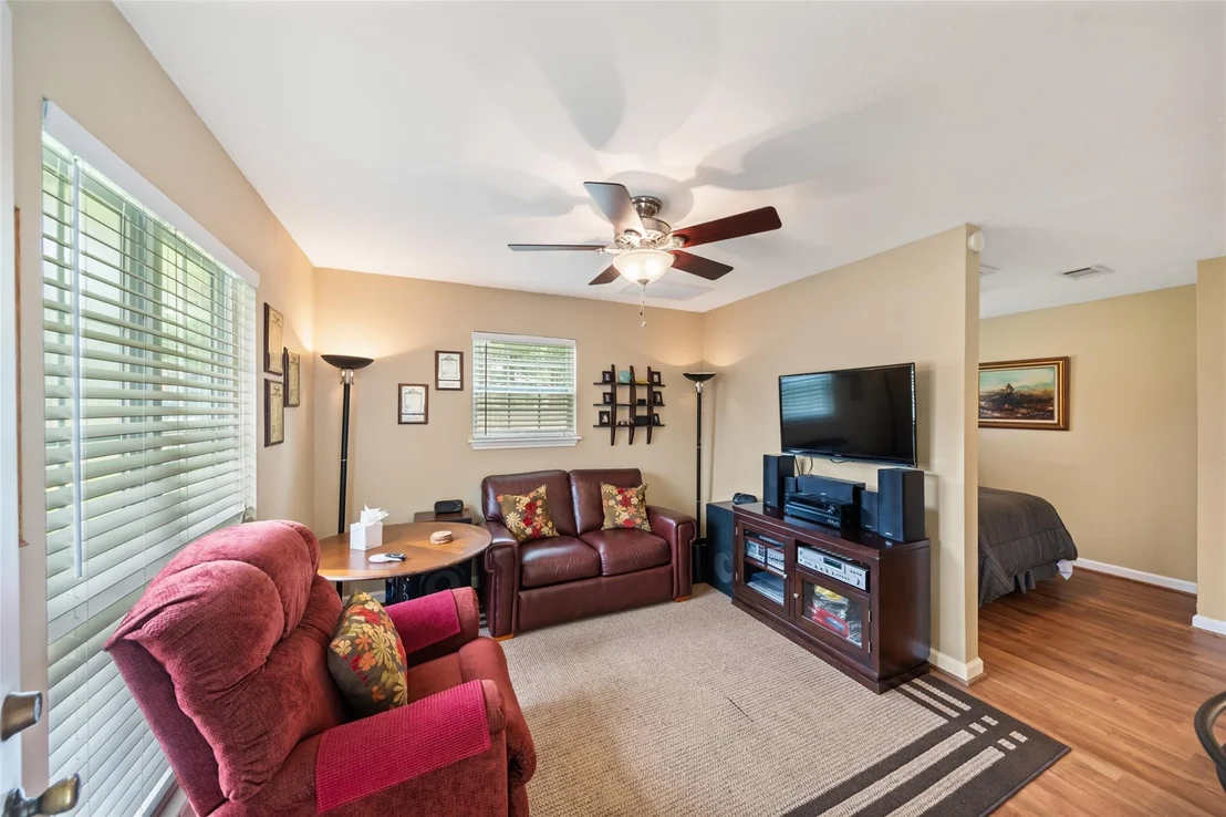 Photo of 715 Orleans Court