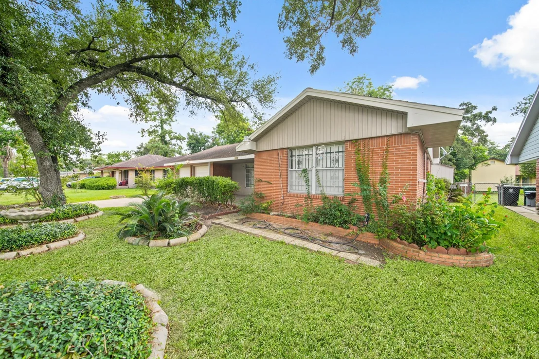 Photo of 10410 Rockaway Drive