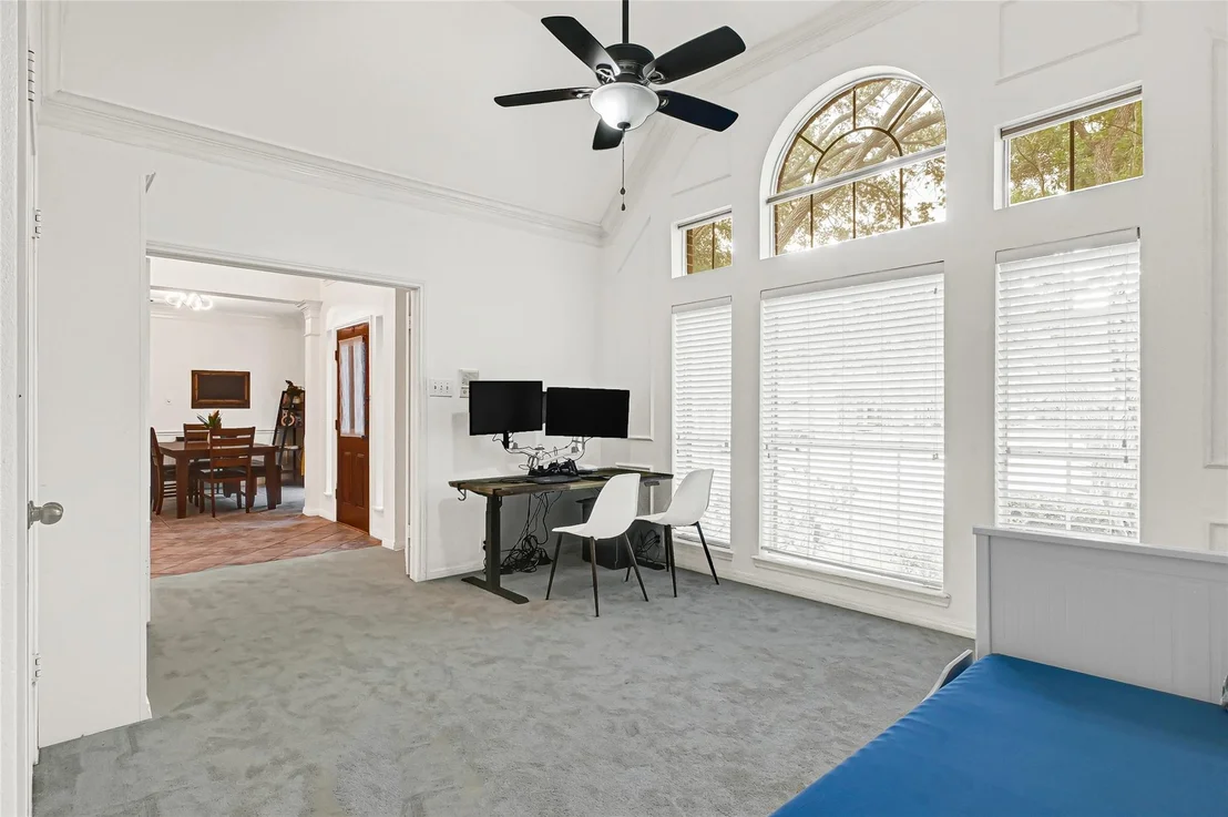 Photo of 1302 Blackthorne Drive