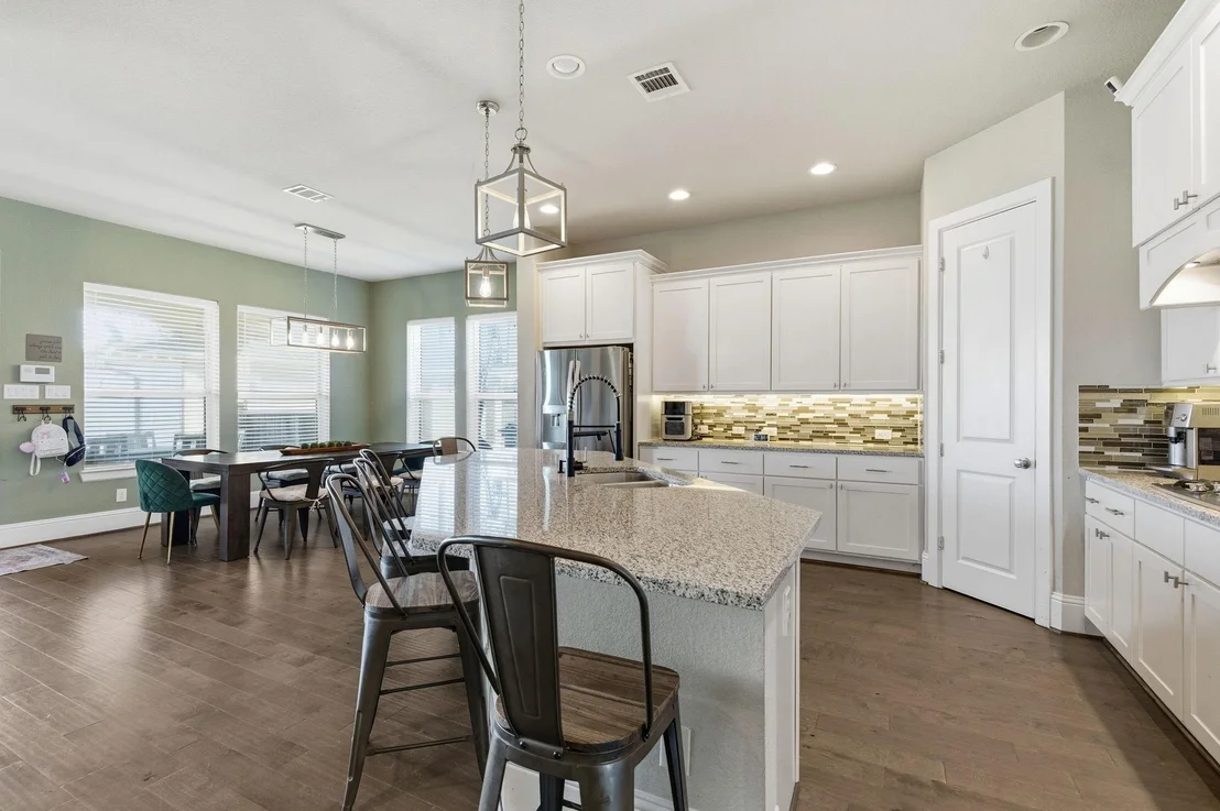 Photo of 40664 Damuth Drive