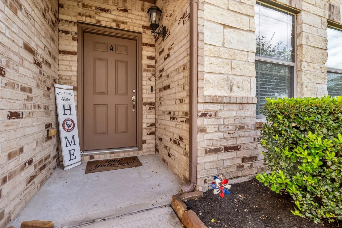 Photo of 28614 Lockeridge Farms Drive