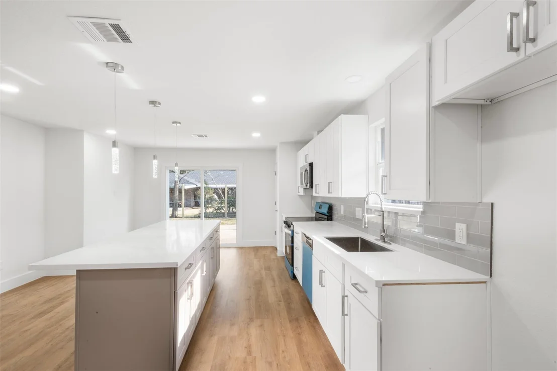 Photo of 6403 Acorn Forest Drive