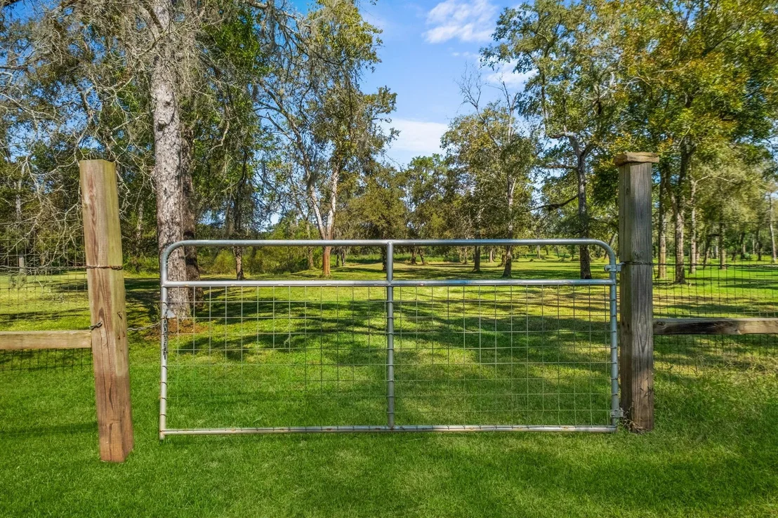 Photo of 7411 Creek Drive