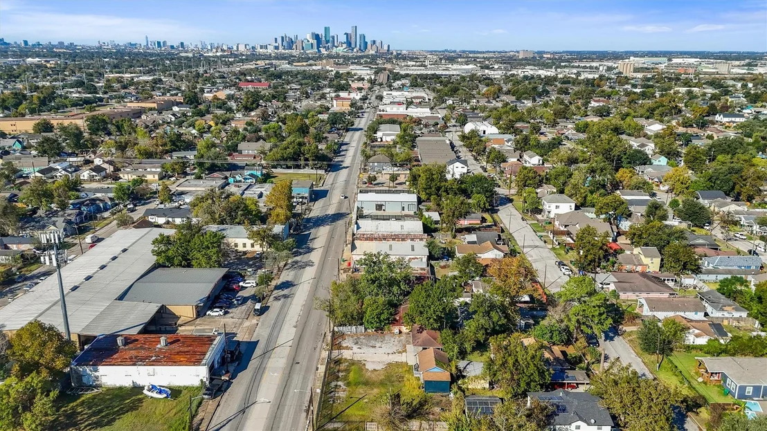 Photo of 7137 Navigation Boulevard