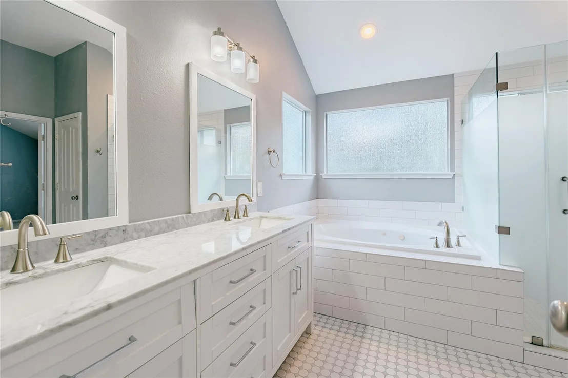 Photo of 22 E New Avery Place