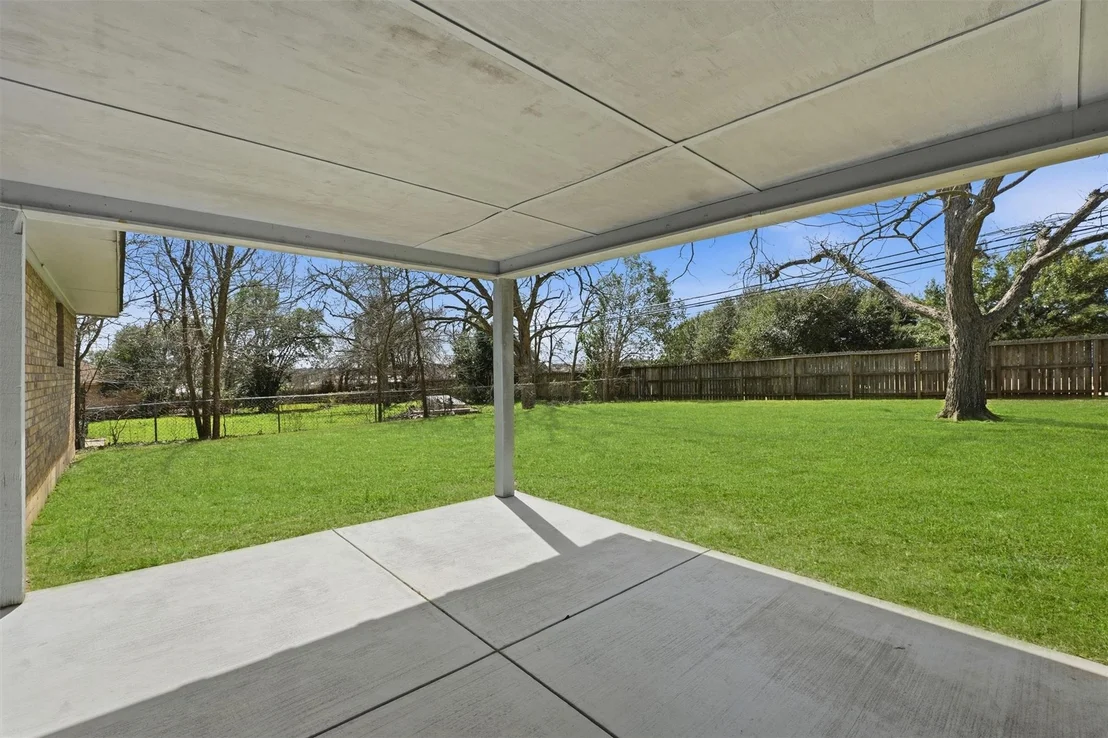 Photo of 2412 Airline Drive