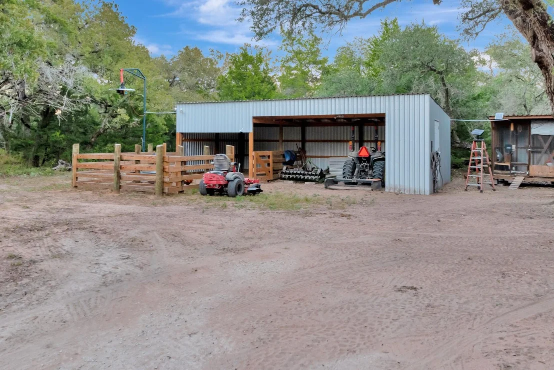 Photo of 413 Private Road 1051