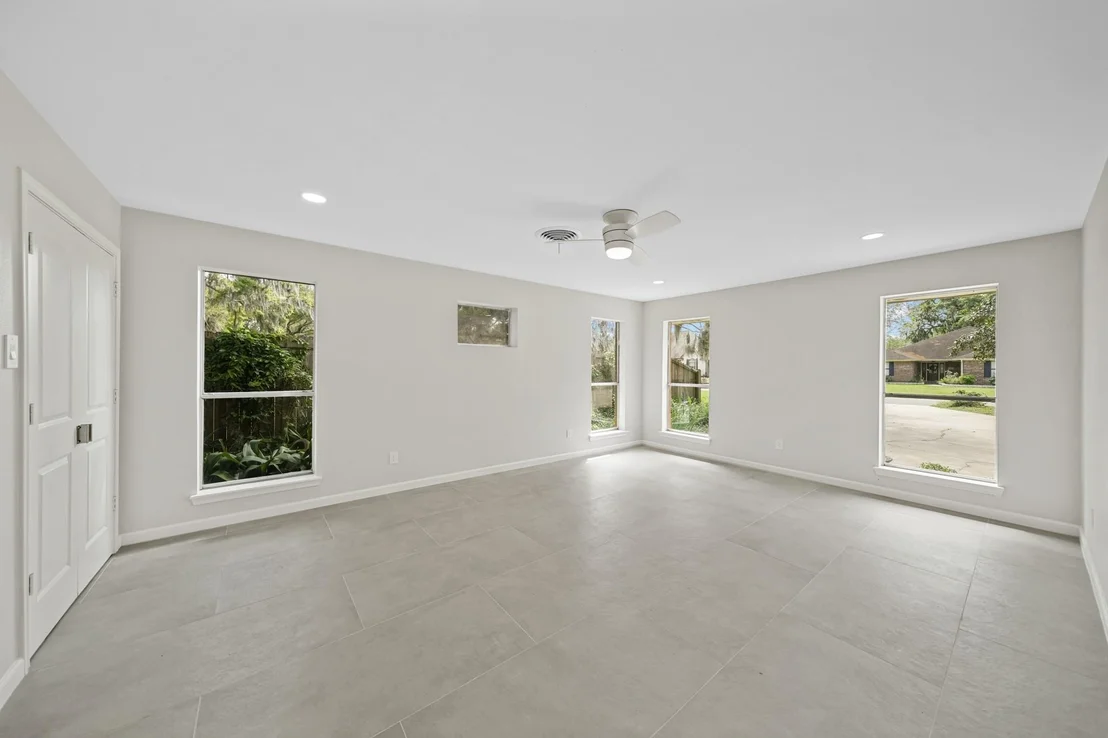 Photo of 2261 Riverside Drive