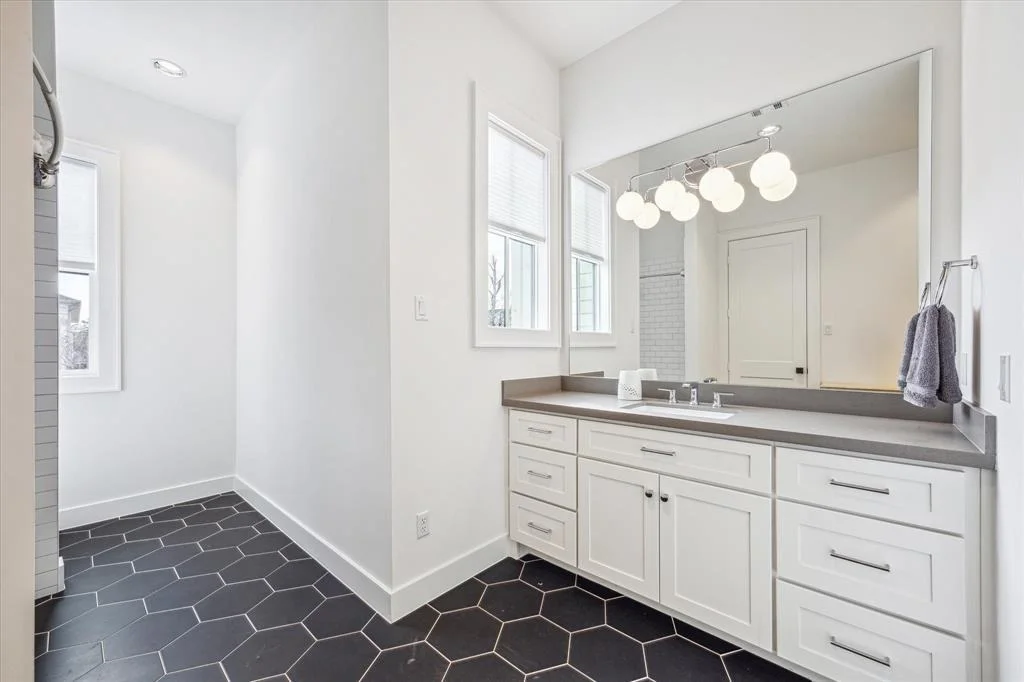 Photo of 307 Aurora Street