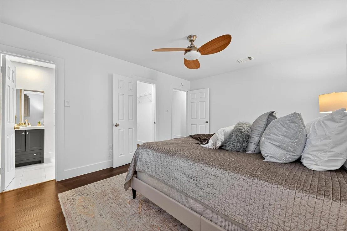 Photo of 9618 Meadowbriar Lane