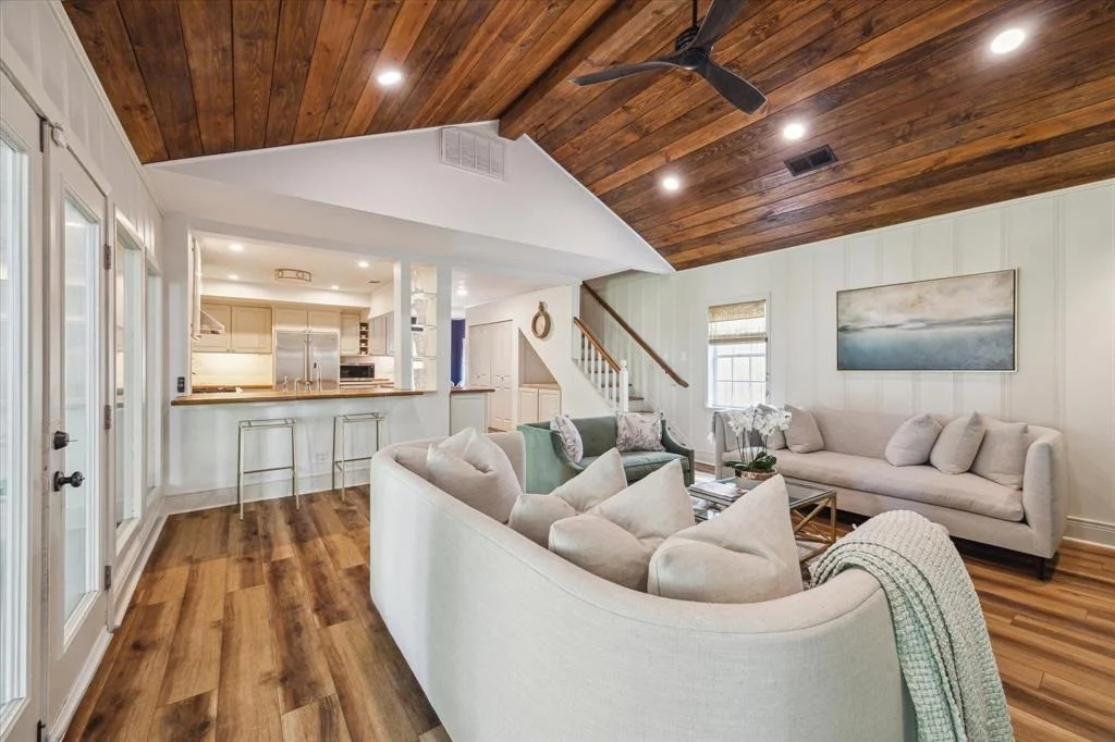 Photo of 2618 Sunset Boulevard