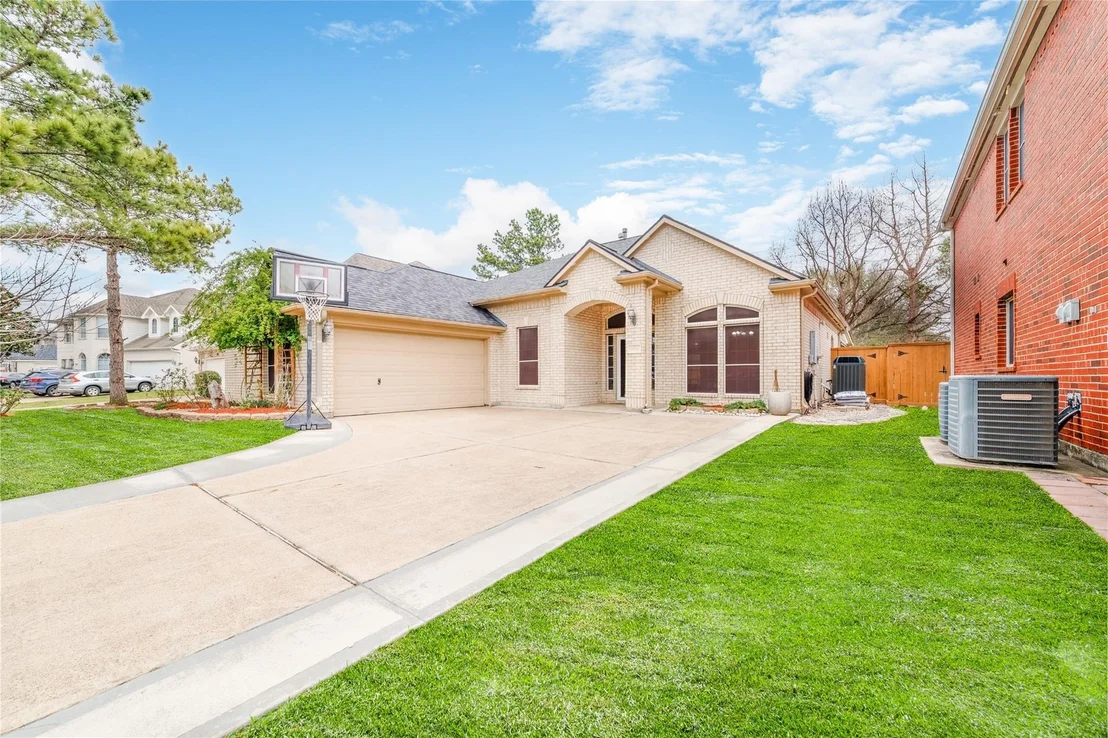 Photo of 2634 Long Leaf Drive