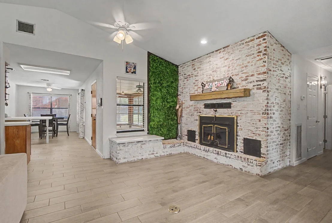 Photo of 502 Easy Street