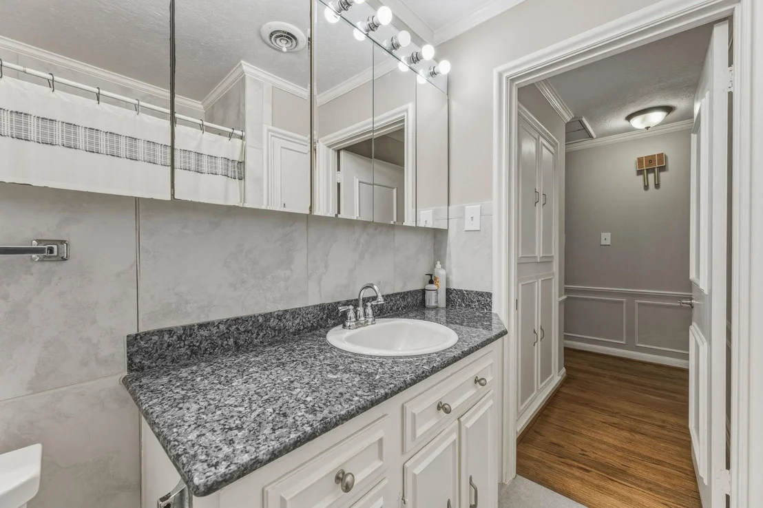 Photo of 4510 Creekbend Drive