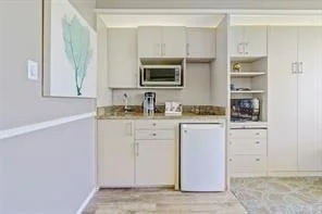 Photo of Unit 437D at 5220 Seawall Boulevard