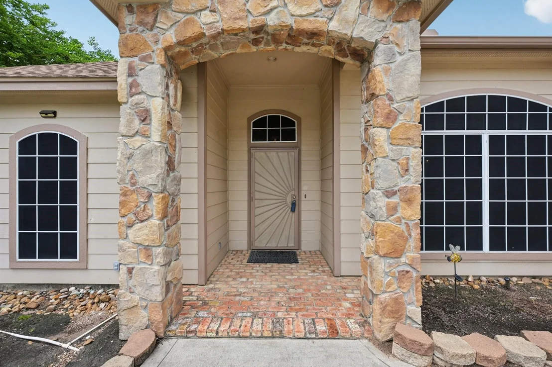 Photo of 7187 Edgewater Drive