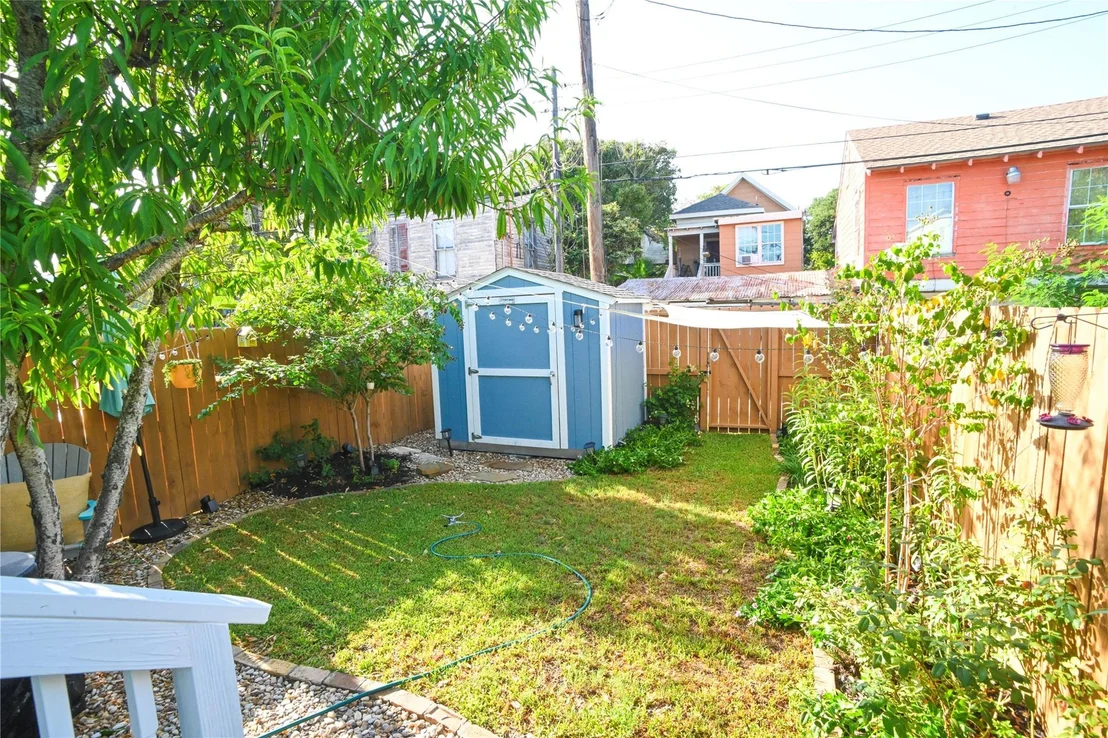 Photo of 1816 Avenue N