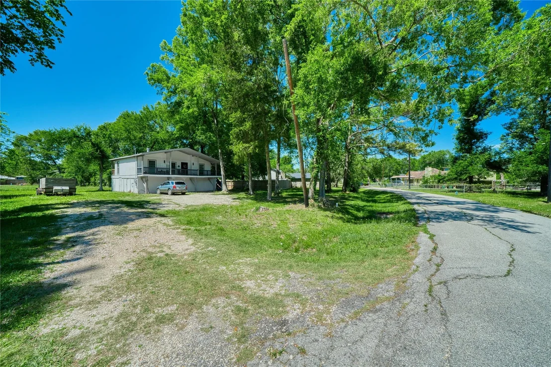 Photo of 22418 E Shorewood Loop E